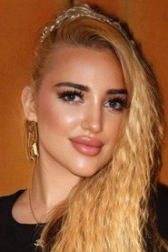 Ảnh diễn viên Monique Bartnik